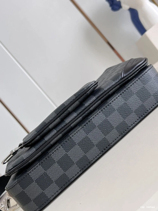 Cheap LOUIS MESSENGER VUITTON TRIO 0821